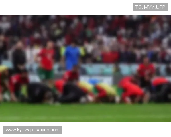 足球球迷跪地哭泣 足球球迷跪地哭泣