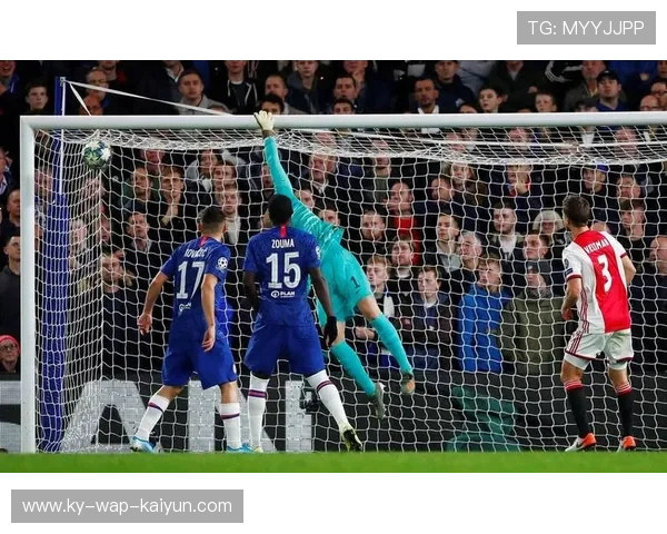 切尔西边路连续突破制造巨大威胁 切尔西边路连续突破制造巨大威胁