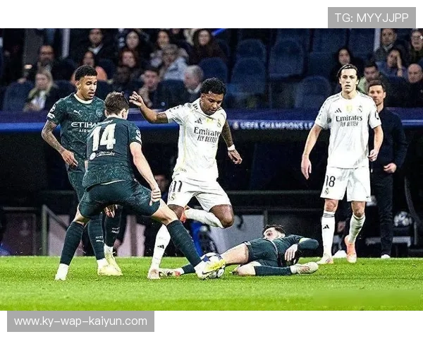 西甲皇马门前混战把握住机会,比分扩大